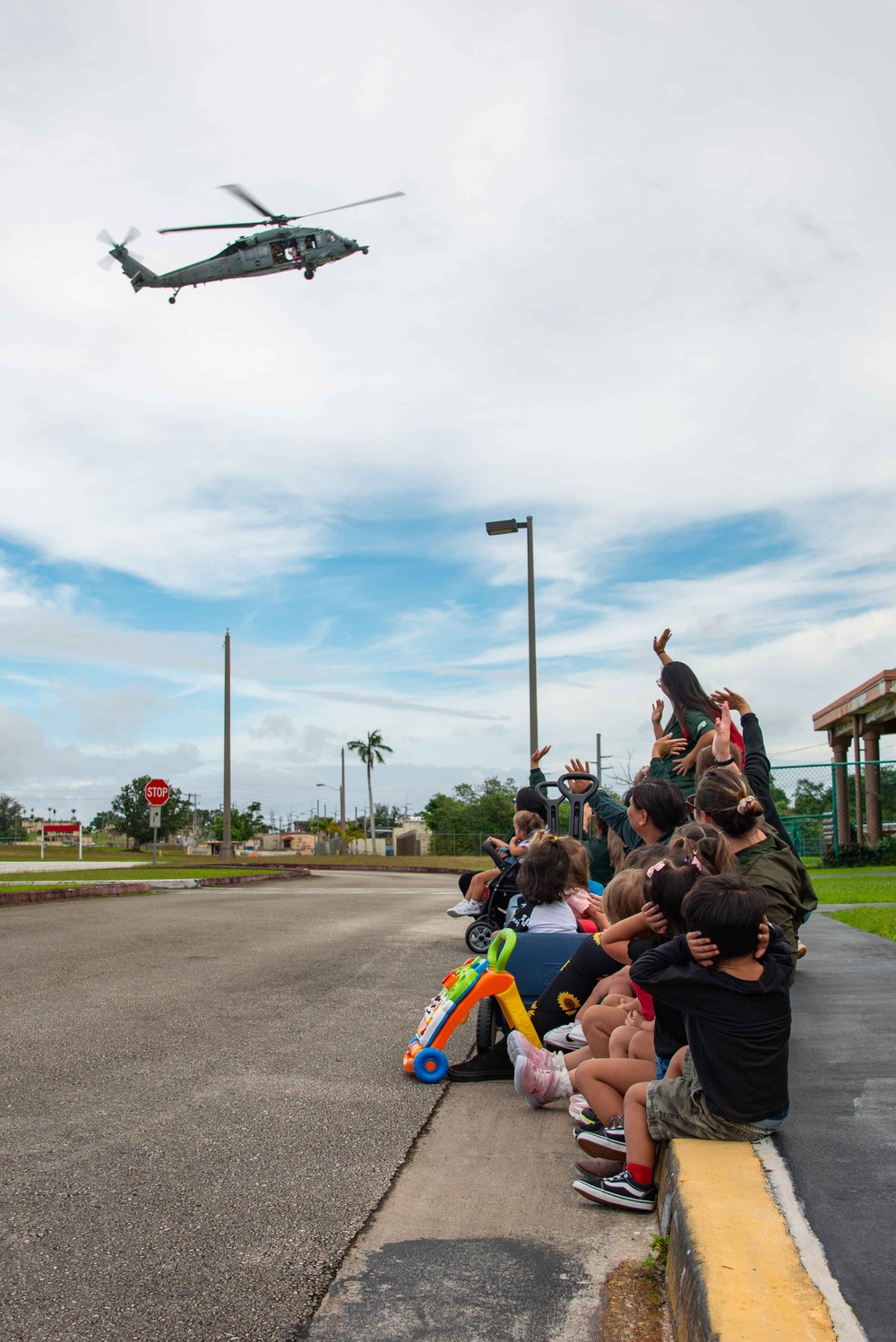 Santa flies over Naval Hospital Guam with HSC 25