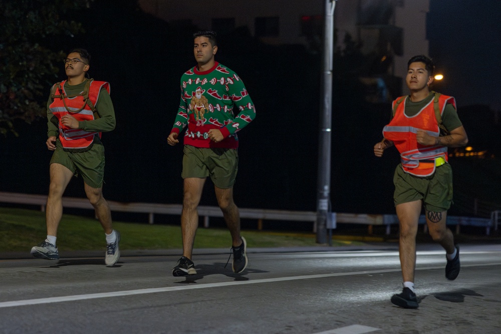 MWSS-172 celebrates holiday spirit with fun run