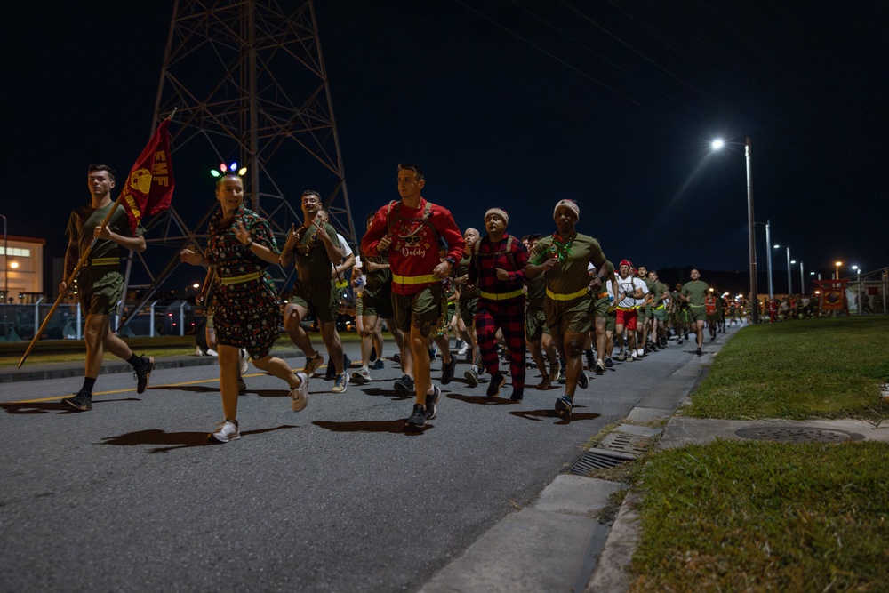 MWSS-172 celebrates holiday spirit with fun run