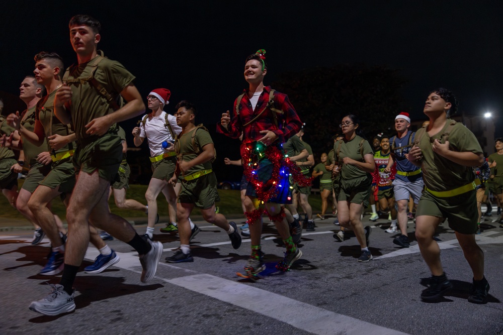 MWSS-172 celebrates holiday spirit with fun run