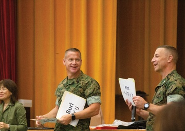 Camp Foster Opens Doors to Families on Workers' Day / キャンプ・フォスター、日本人基地従業員の家族に門戸を開く