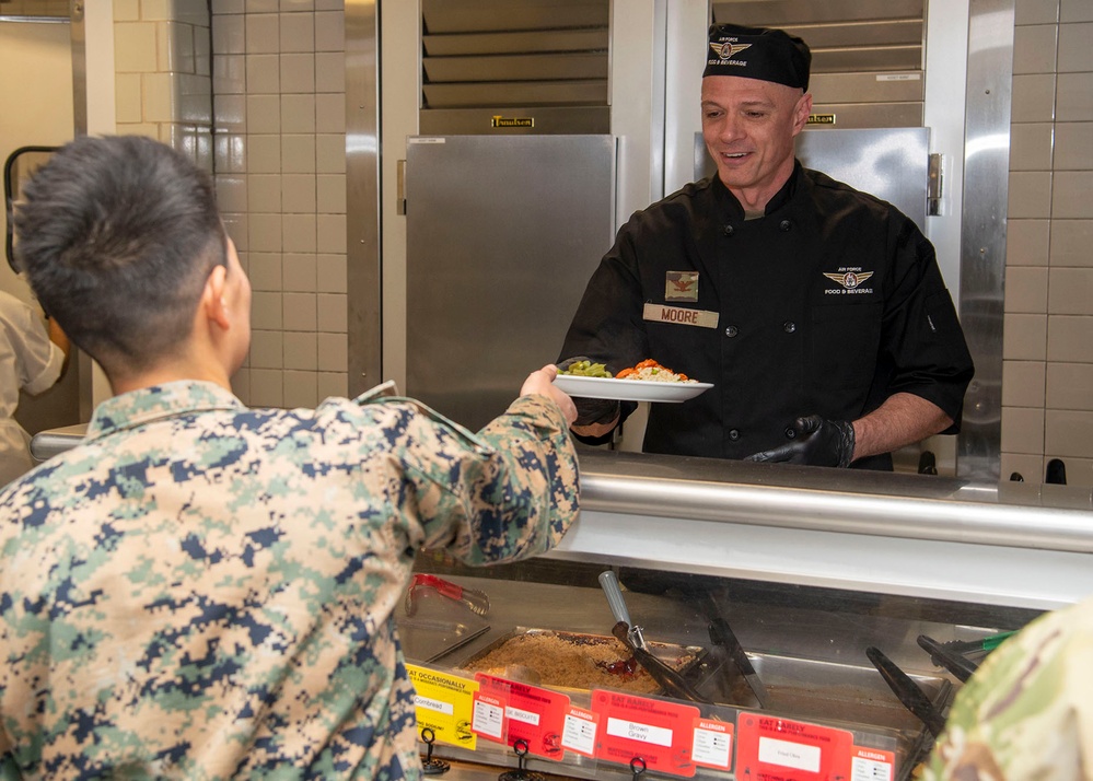 70th ISRW deputy commander serves meals for the holidays