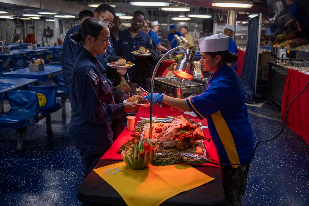 IKE Celebrates Thanksgiving in Naval Station Norfolk