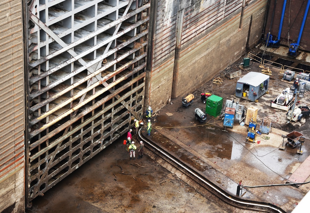 Wilson Lock de-watered for inspection and maintenance