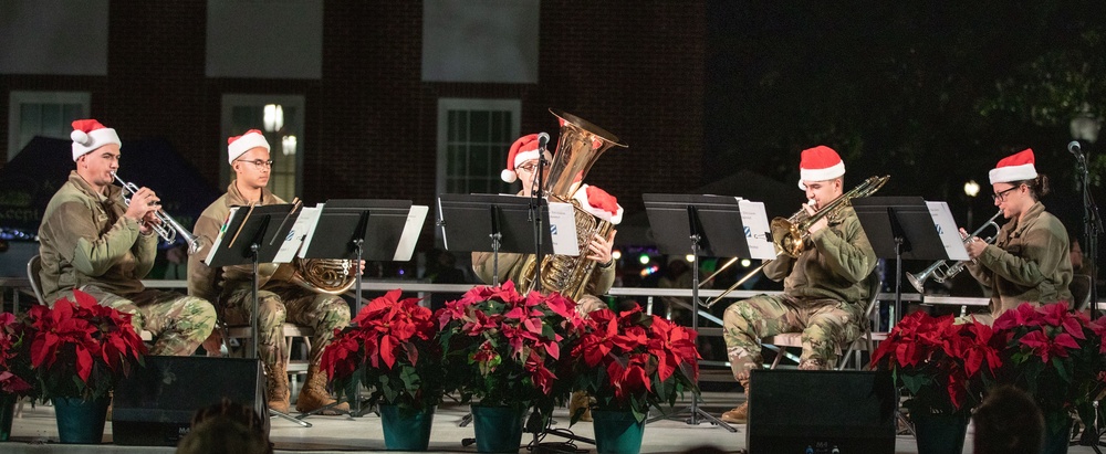 3rd ID Band Performs Holiday Music