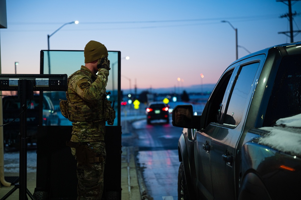 914 ARW Defender salutes passing officer