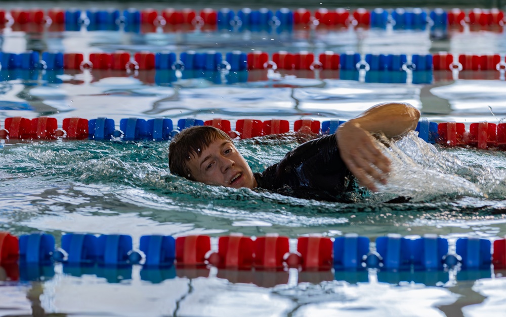 82nd Airborne Best Medics conduct Combat Water Survival Test