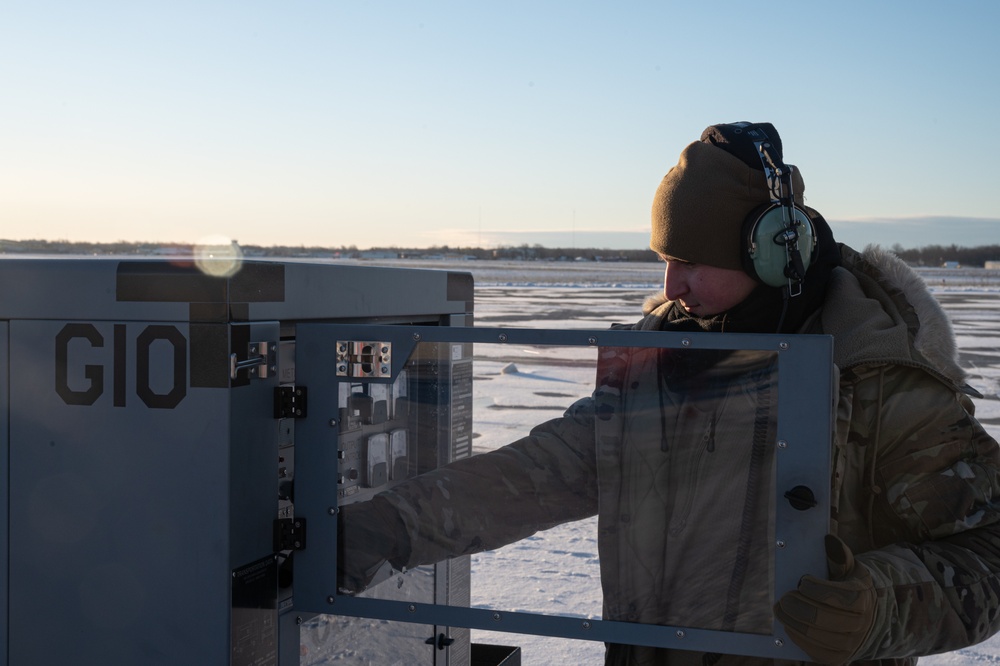 914th Air Refueling Wing Senior Airman starts generator