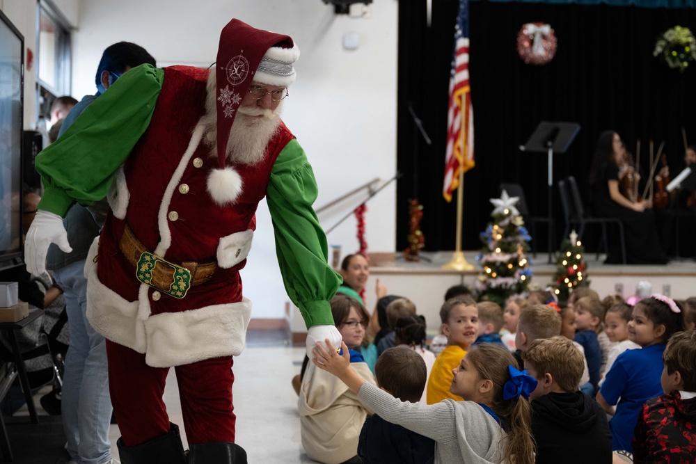 New York Yankees pitcher visits Tinker K-8