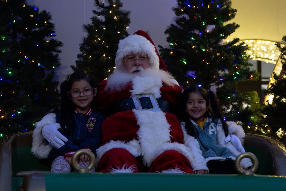 MCCS Hosts Christmas Tree Lighting Ceremony