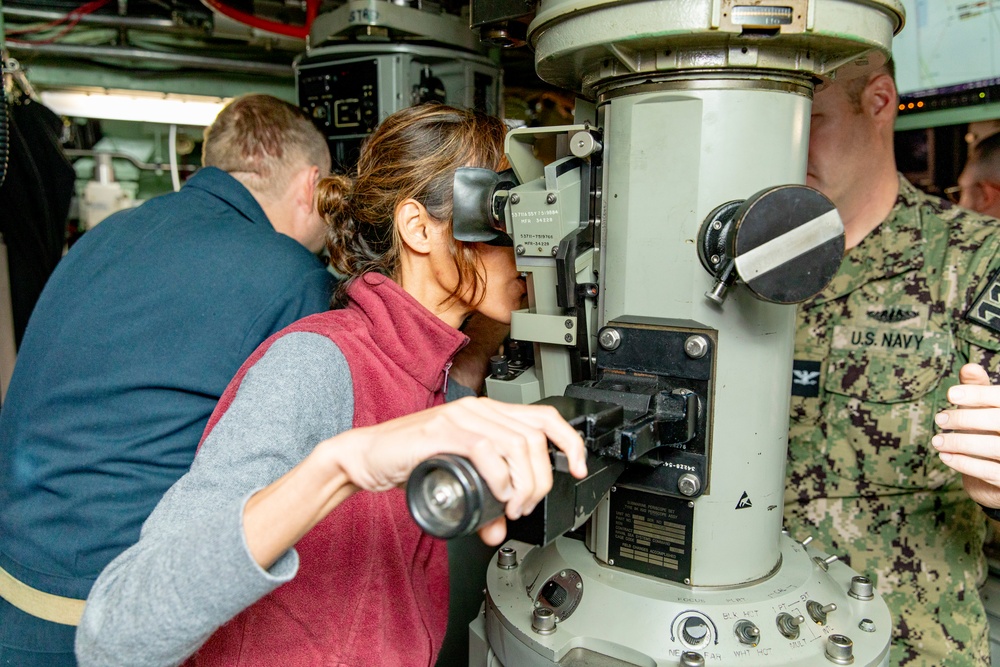 USS Greeneville Distinguished Visitor Embark