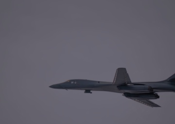 First B-1B Lancer touches down at Grand Forks AFB, begins bed down