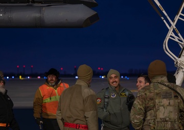 First B-1B Lancer touches down at Grand Forks AFB, begins bed down