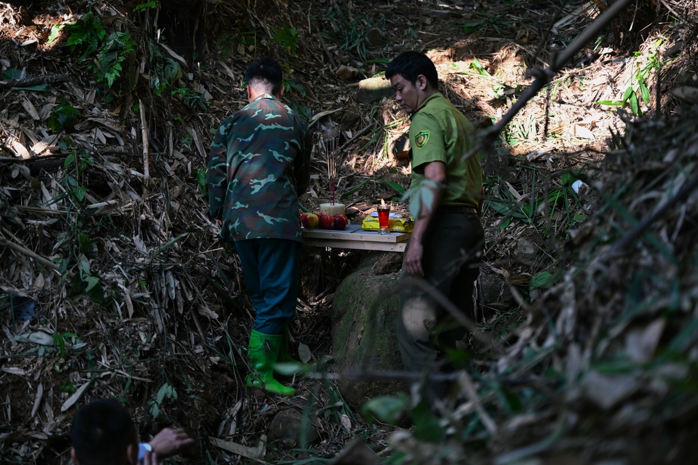 DPAA, VNOSMP bless recovery site before excavation