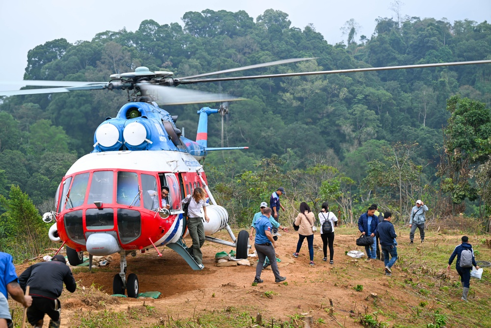 DPAA, VNOSMP, and US Embassy officials visit recovery site