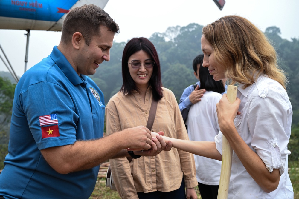 DPAA, VNOSMP, and US Embassy officials visit recovery site