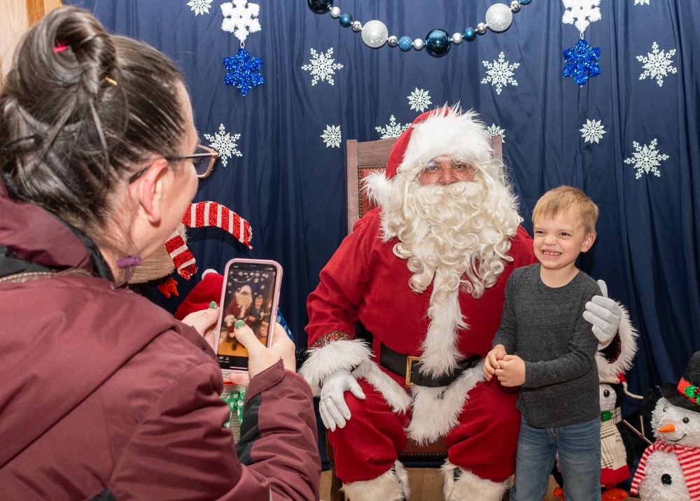 Fort Indiantown Gap hosts annual tree lighting ceremony