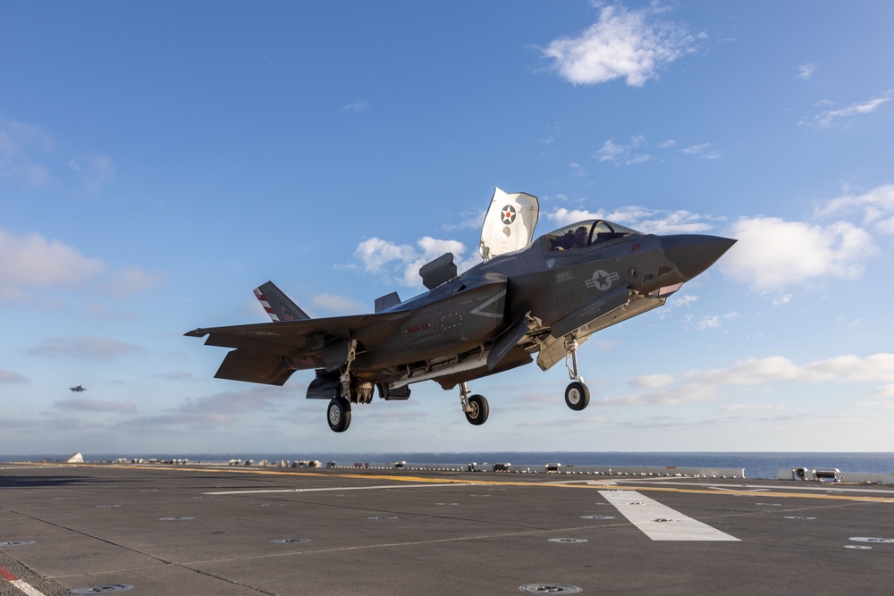Steel Knight 24: VMFA-211 F-35B Lightning IIs arrive to USS Tripoli