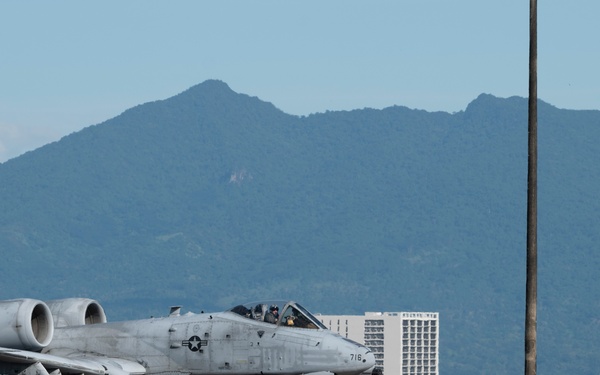 Strengthening Partnerships: PACAF A-10s arrive in the Philippines