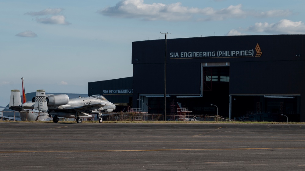 Strengthening Partnerships: PACAF A-10s arrive in the Philippines