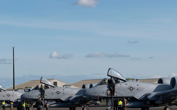 Strengthening Partnerships: PACAF A-10s arrive in the Philippines