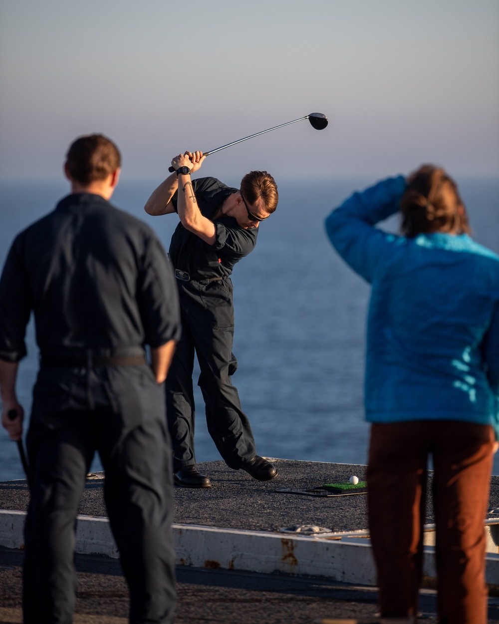 Morale, Welfare, and Recreation hosts an event on the flight deck of USS Ronald Reagan (CVN 76)