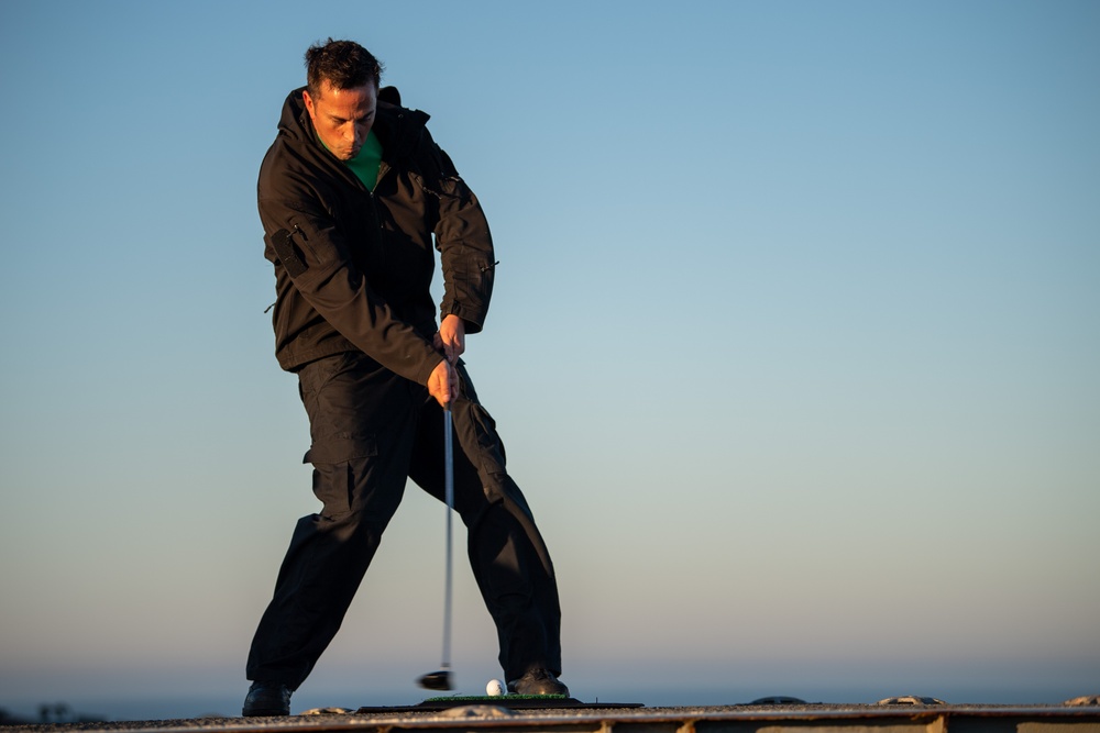 Morale, Welfare, and Recreation hosts an event on the flight deck of USS Ronald Reagan (CVN 76)