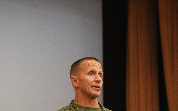 Marines Deliver Survey Results to Japanese Base Employees at Townhall Meeting / 海兵隊、タウンホールで日本人基地従業員に調査結果を報告