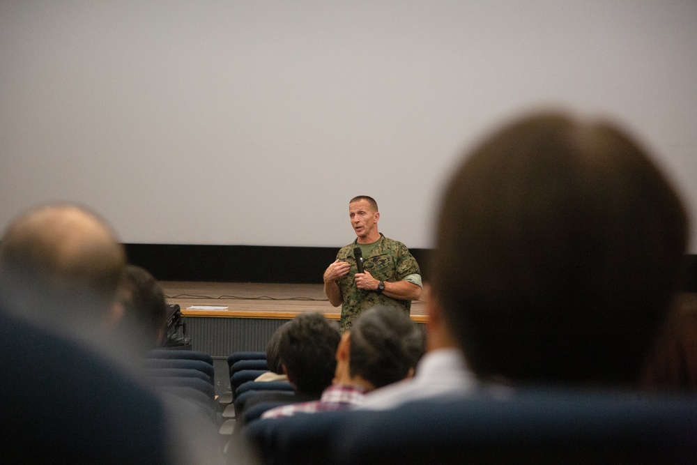 Marines Deliver Survey Results to Japanese Base Employees at Townhall Meeting / 海兵隊、タウンホールで日本人基地従業員に調査結果を報告
