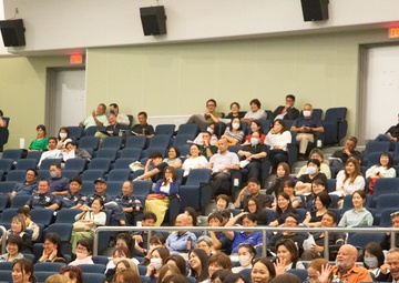 Marines Deliver Survey Results to Japanese Base Employees at Townhall Meeting / 海兵隊、タウンホールで日本人基地従業員に調査結果を報告