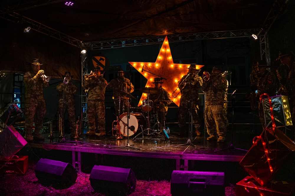 1st Cavalry Division Band performs for the Polish community at Powidz