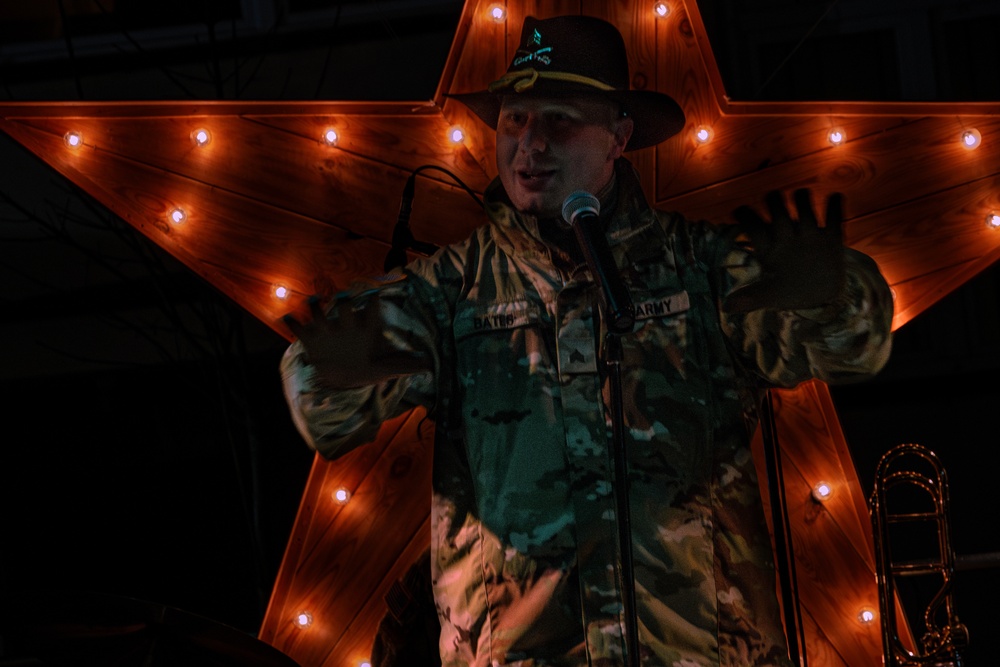 1st Cavalry Division Band performs for the Polish community at Powidz