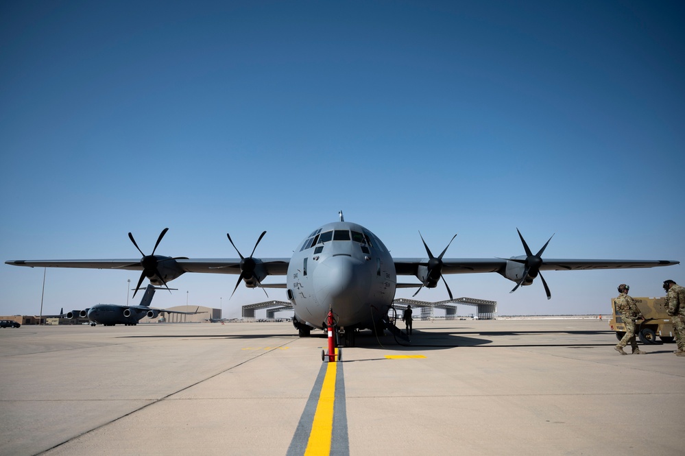 39th EAS conducts airdrop during Exercise TUWAIQ-4