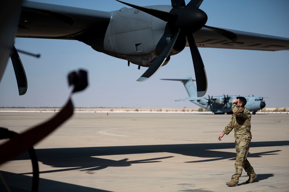 39th EAS conducts airdrop during Exercise TUWAIQ-4