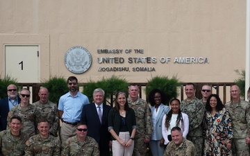 Maj Gen Harmon visits US Ambassador to Somalia