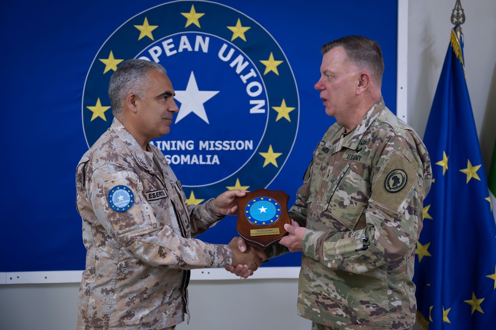 Maj Gen Harmon visits EUTM in Somalia