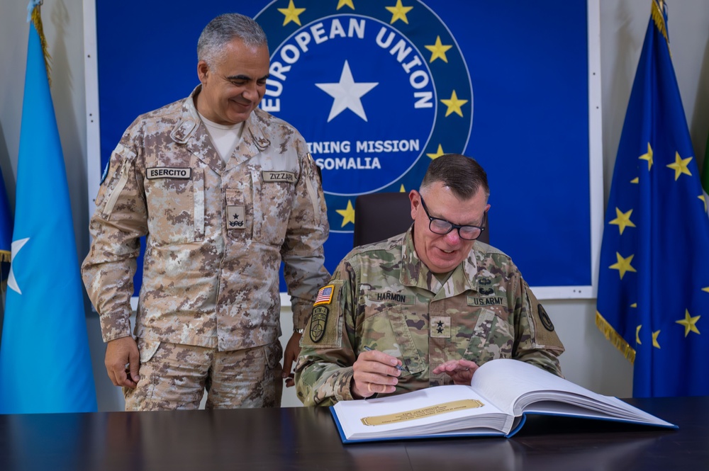 Maj Gen Harmon visits EUTM in Somalia