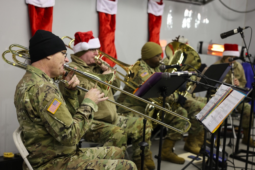 Grand Illumination Ceremony continues tradition for Soldiers and their families