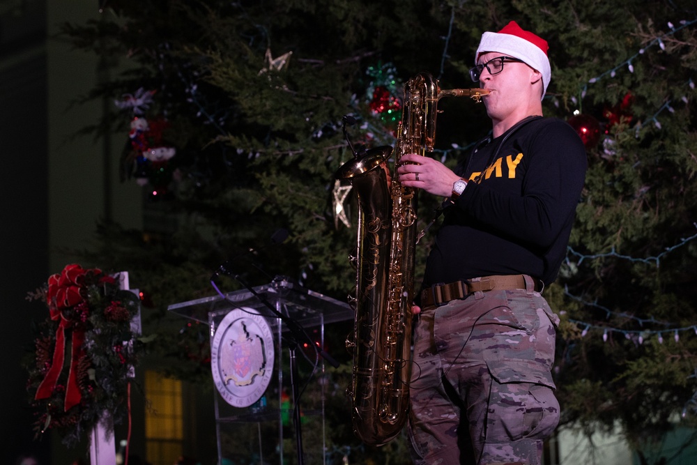 Alabama Guard band performs at Governor’s Christmas tree lighting