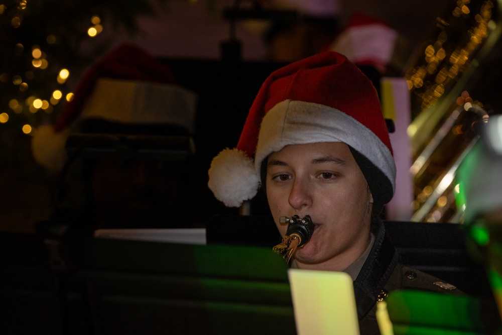 Alabama Guard band performs at Governor’s Christmas tree lighting