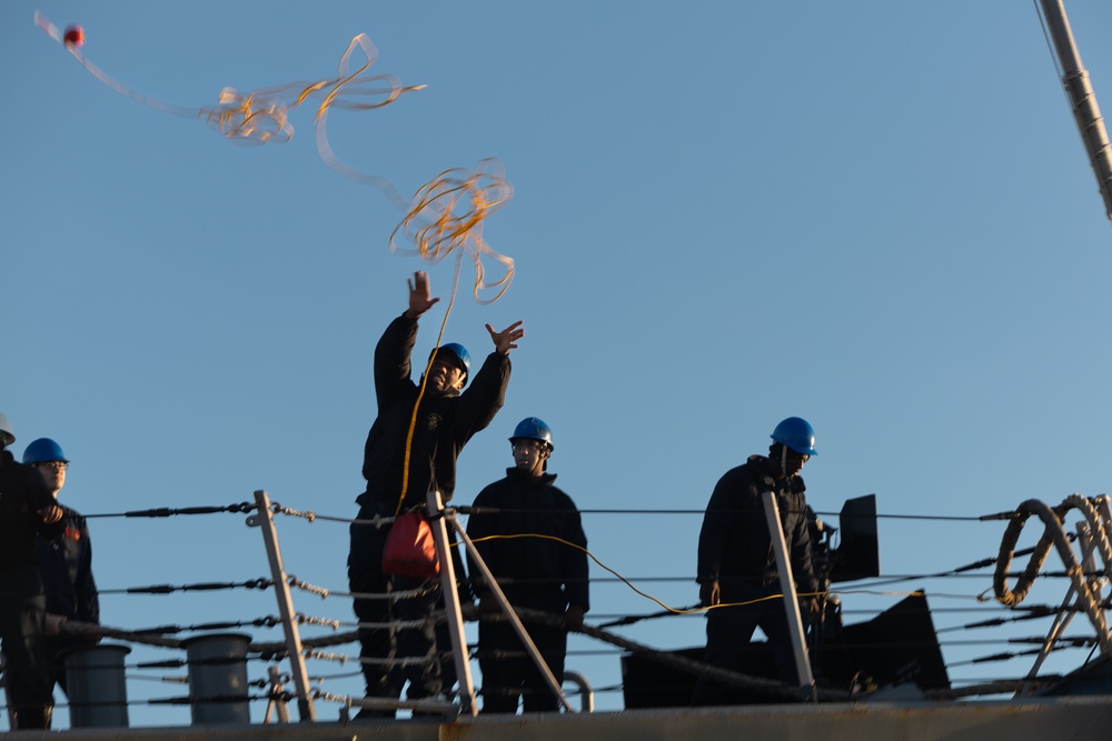 USS Oscar Austin Conducts Berth Shift