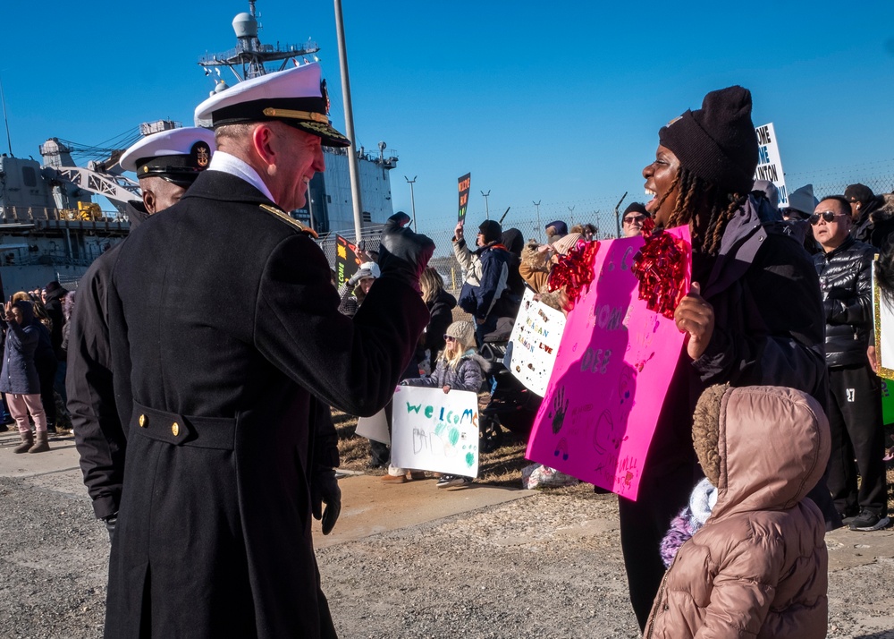 USS Oak Hill Returns to Norfolk