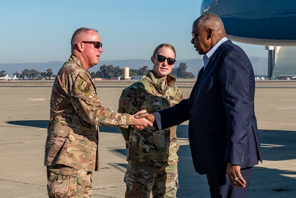 SECDEF visits SF Bay Area