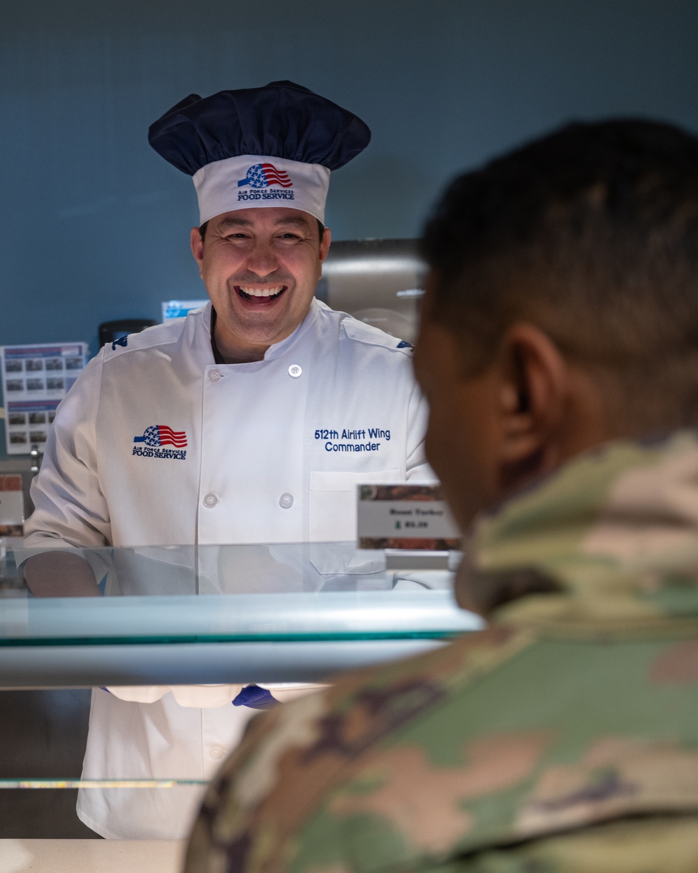 Leadership serves holiday meal to reservists