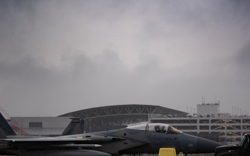 142nd LRS Hot-Pit Refuel F-15C Eagles