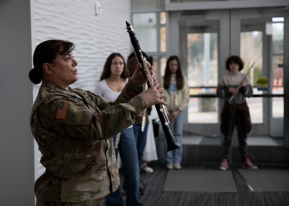 133rd Army Band Educates Bonney Lake high school music students