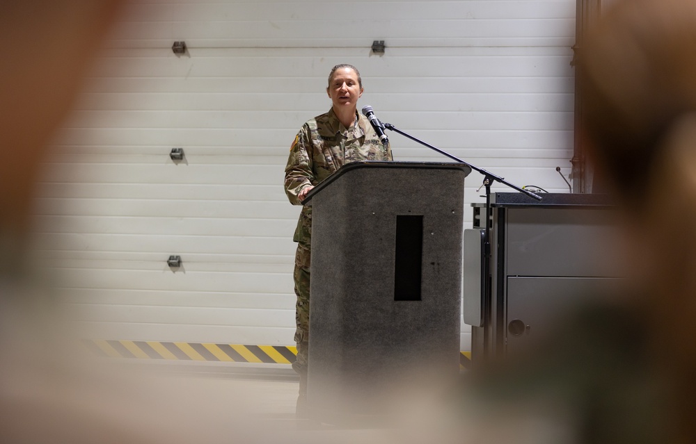 Chief Warrant Officer 5 Tracy Dooley gives her last remarks