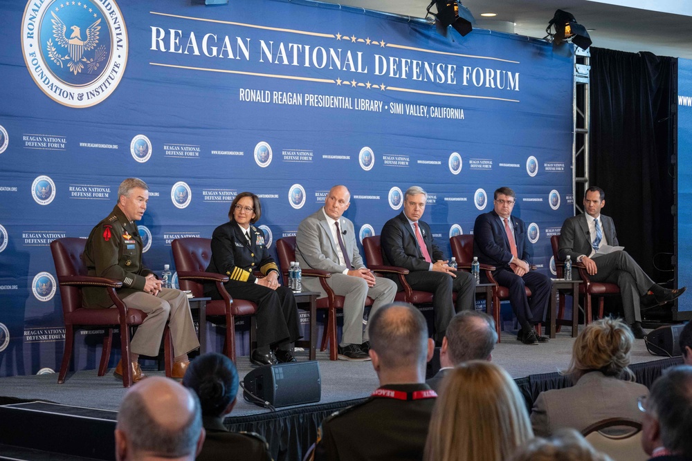 CNO Visits Reagan National Defense Forum