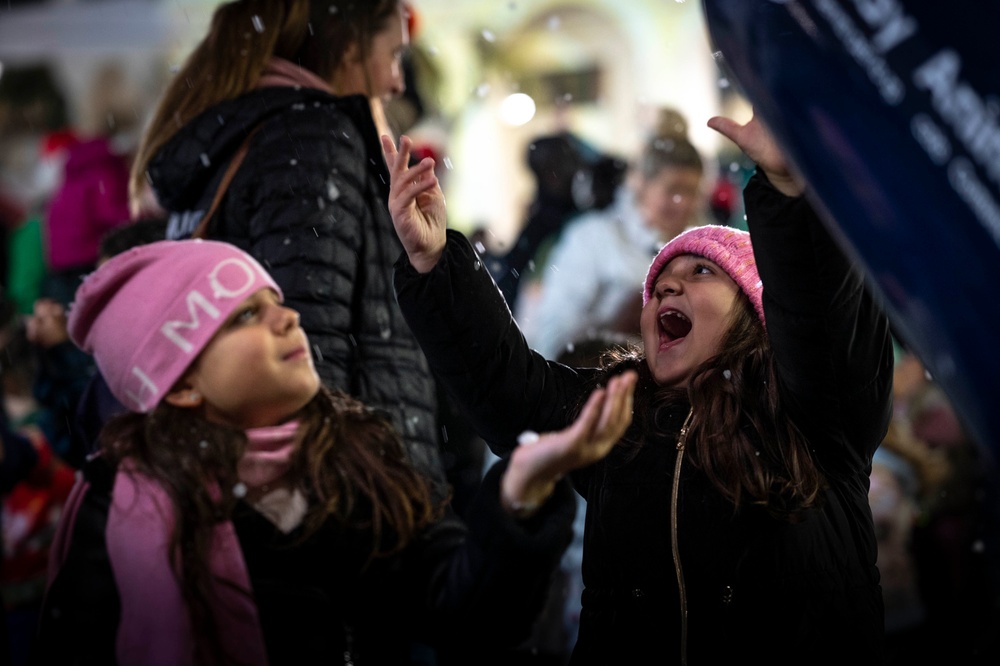 NSA Naples, Italian City Celebrate Annual Holiday Tree Lighting Event