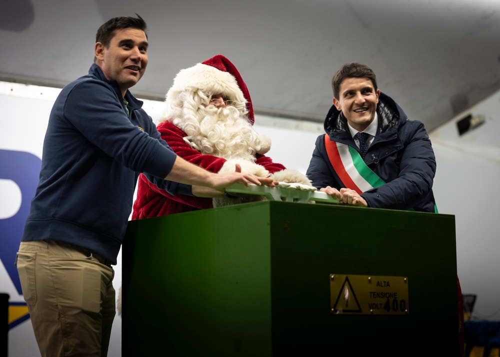 NSA Naples, Italian City Celebrate Annual Holiday Tree Lighting Event